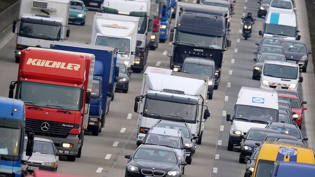Autos im Stau. Autos im Stau.
