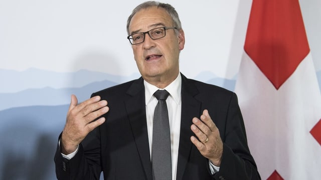 Parmelin redet Parmelin redet