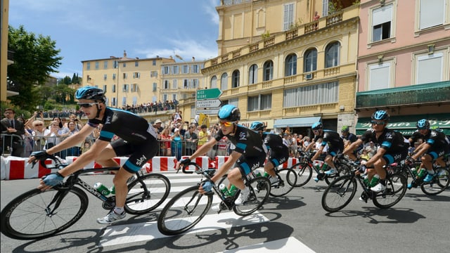 Die Tour de France mit dem Team Sky 2013 in Marseille. Die Tour de France mit dem Team Sky 2013 in Marseille.