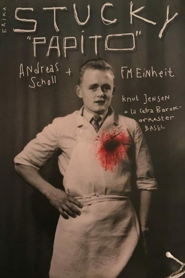Plakat, auf dem ein junger Mann mit Blutfleck auf der Brust zu sehen ist. Plakat, auf dem ein junger Mann mit Blutfleck auf der Brust zu sehen ist.
