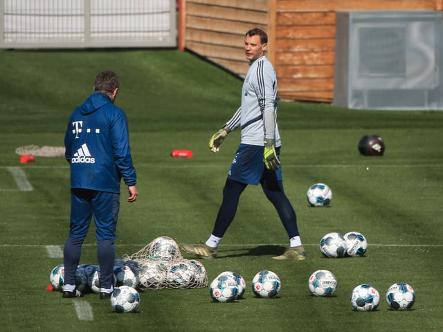 Hansi Flick und Manuel Neuer im Training. Hansi Flick und Manuel Neuer im Training.