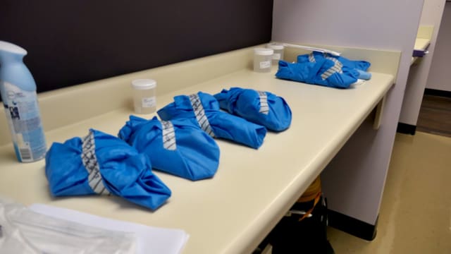 Behandlungsutensilien in der Klinik Behandlungsutensilien in der Klinik