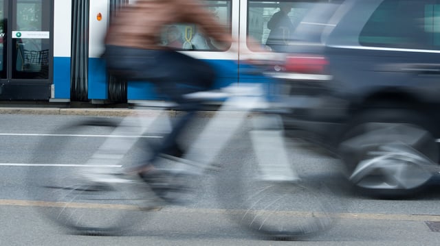 Velofahrer in der Stadt Zürich Velofahrer in der Stadt Zürich