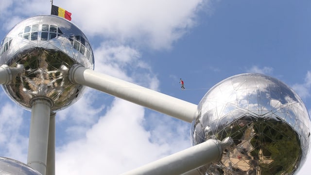 Das Atomium steht als Wahrzeichen für das Land Belgien Das Atomium steht als Wahrzeichen für das Land Belgien