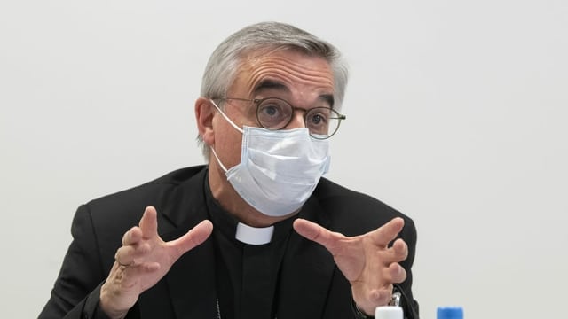 Lazzeri mit Maske. Lazzeri mit Maske.