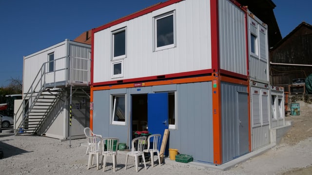 Container Container