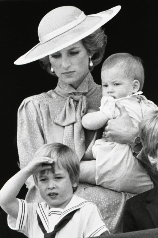 Prinzessin Diana mit ihren beiden Söhnen William und Harry.