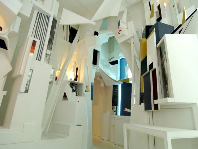 Der Merzbau zu Basel: 2004 wurde der Schwitters-Bau im Tinguely Museum rekonstruiert. Der Merzbau zu Basel: 2004 wurde der Schwitters-Bau im Tinguely Museum rekonstruiert.