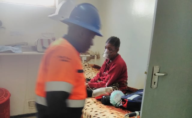 Elise Mutobo im Spital. Elise Mutobo im Spital.