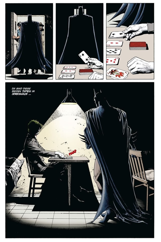 Seite aus einem Comicbuch: Eine Gestalt in schwarzem Umhang betritt einen Raum, in dem ein andere Person Karten spielt. Seite aus einem Comicbuch: Eine Gestalt in schwarzem Umhang betritt einen Raum, in dem ein andere Person Karten spielt.