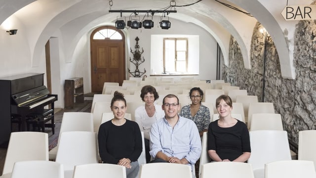 Fünf Menschen in bündner Kleintheater Fünf Menschen in bündner Kleintheater