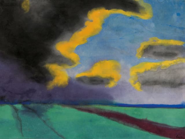 Blauer Himmel, Schwarz-gelbe Woken über einem grünen Feld Blauer Himmel, Schwarz-gelbe Woken über einem grünen Feld