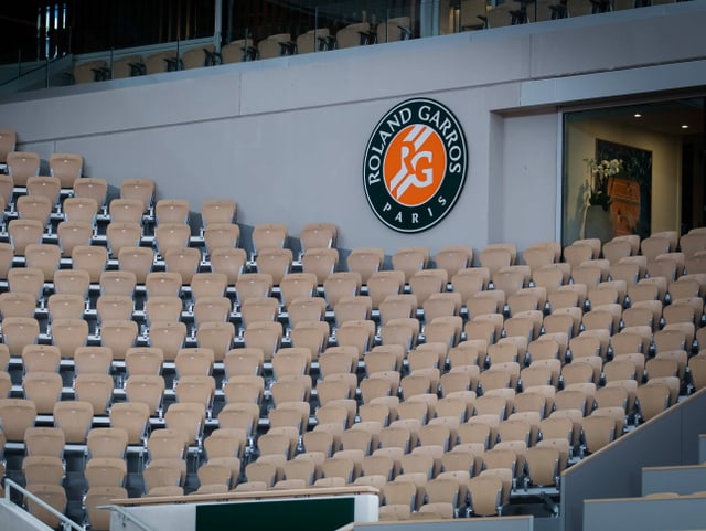 An den French Open sind weniger Zuschauer zugelassen als zunächst angenommen. An den French Open sind weniger Zuschauer zugelassen als zunächst angenommen.