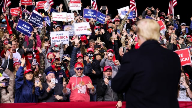 Trump vor seinen Anhängern Trump vor seinen Anhängern