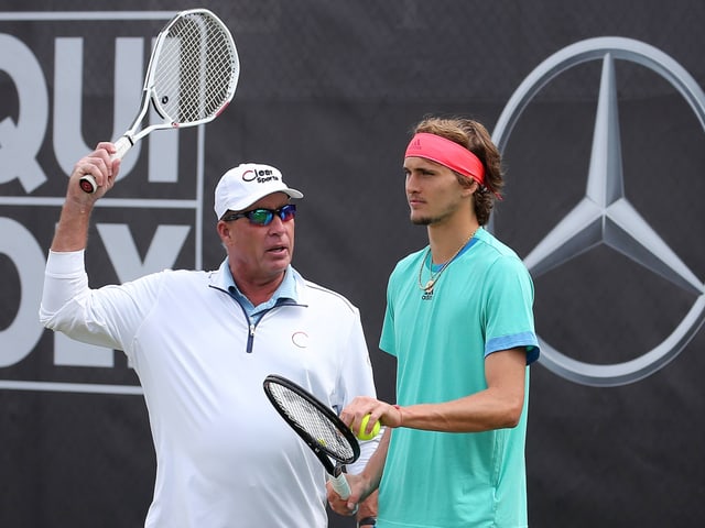 Ivan Lendl instruiert Alexander Zverev. Ivan Lendl instruiert Alexander Zverev.
