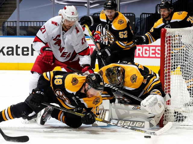 Für Nino Niederreiter und die Carolina Hurricanes bedeuten die Boston Bruins Endstation. Für Nino Niederreiter und die Carolina Hurricanes bedeuten die Boston Bruins Endstation.