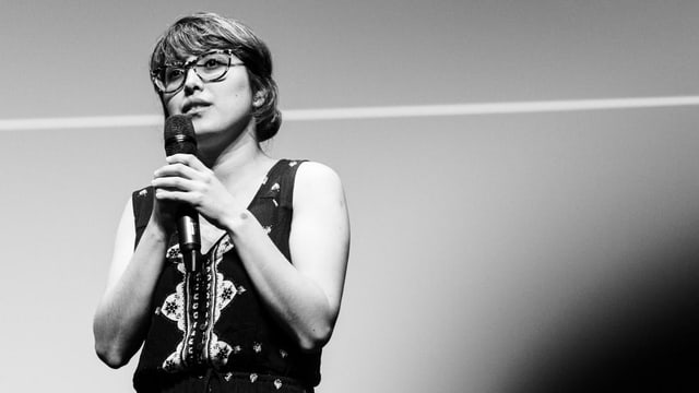 Shahrbanoo Sadat beantwortet in Cannes Fragen zu ihrem Film «Wolf and Sheep». Shahrbanoo Sadat beantwortet in Cannes Fragen zu ihrem Film «Wolf and Sheep».