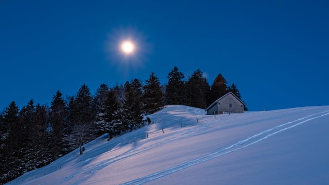 Der Vollmond geht über Schwellbrunn/AR auf. Der Vollmond geht über Schwellbrunn/AR auf.