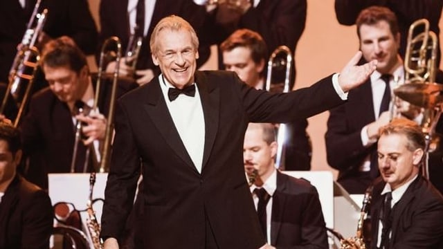 Video «Pepe Lienhard Big Band - Swing Live 2016» abspielen Video «Pepe Lienhard Big Band - Swing Live 2016» abspielen