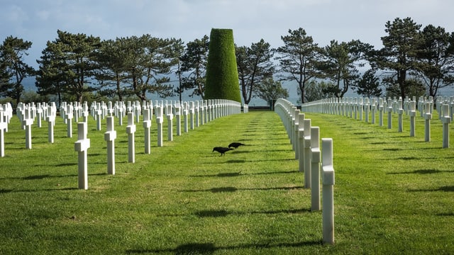 Grabkreuze im Soldatenfriedhofs in Colleville-sur-Mer in der Normandie. Grabkreuze im Soldatenfriedhofs in Colleville-sur-Mer in der Normandie.