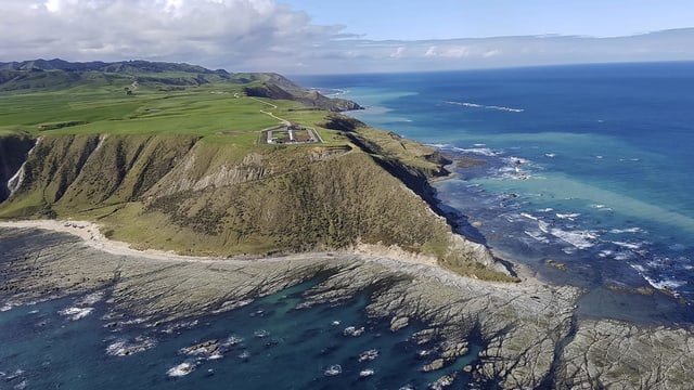 Klippen und Meer in Neuseeland. Klippen und Meer in Neuseeland.