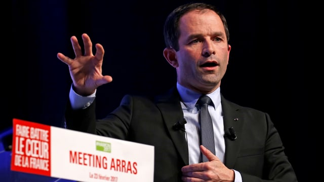 Benoît Hamon an einem Rednerpult Benoît Hamon an einem Rednerpult
