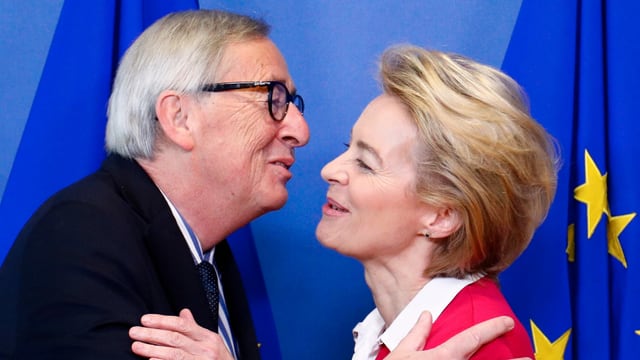 Juncker und Von der Leyen im Dezember 2019 in Brüssel Juncker und Von der Leyen im Dezember 2019 in Brüssel