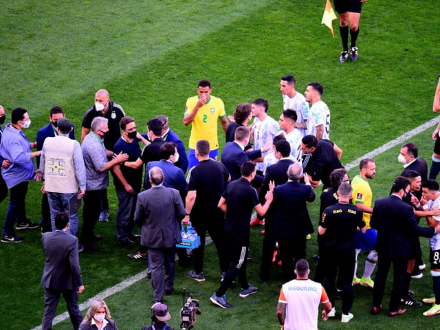 Der Corona-Eklat bei Brasilien gegen Argentinien. Der Corona-Eklat bei Brasilien gegen Argentinien.