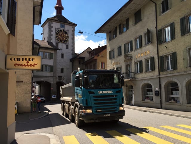 Lastwagen in Altstadt. Lastwagen in Altstadt.