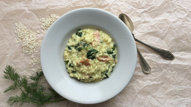 Risotto mit Winterspinat und geräucherter Forelle. Risotto mit Winterspinat und geräucherter Forelle.