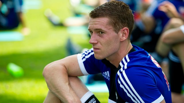 Bozanic am Boden sitzend. Bozanic am Boden sitzend.