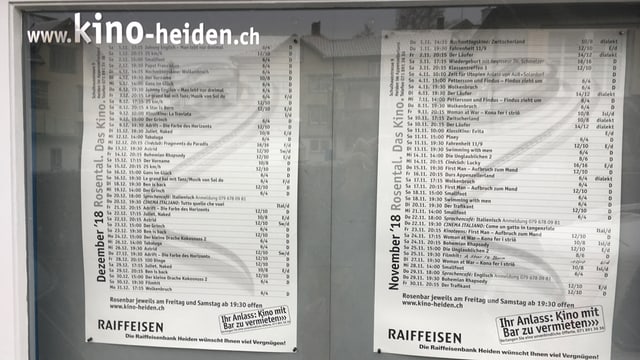 Aushang mit Programmzetteln des Kinos Rosental Aushang mit Programmzetteln des Kinos Rosental