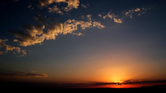 Sonnenaufgang auf Bütschelegg mit ein paar Quellwolken Sonnenaufgang auf Bütschelegg mit ein paar Quellwolken