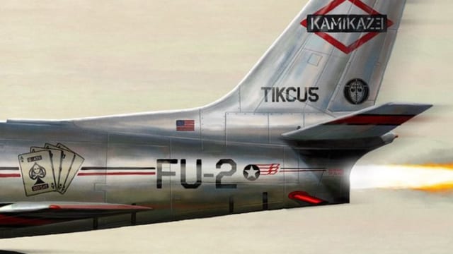 Versteckte Botschaften auf dem «Kamikaze»-Cover Versteckte Botschaften auf dem «Kamikaze»-Cover