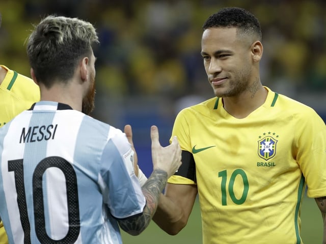Messi und Neymar beim Handshake Messi und Neymar beim Handshake
