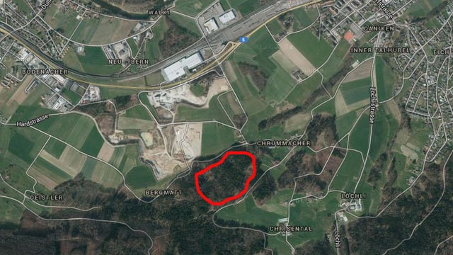 Der Kanton möchte am Standort Bergmatt in Däniken eine Bauschutt-Deponie einrichten. Die Gemeinde wehrt sich dagegen. Der Kanton möchte am Standort Bergmatt in Däniken eine Bauschutt-Deponie einrichten. Die Gemeinde wehrt sich dagegen.