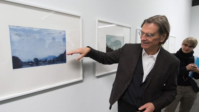 Markus Raetz bei einem seiner Bilder im Kunstmuseum Bern Markus Raetz bei einem seiner Bilder im Kunstmuseum Bern
