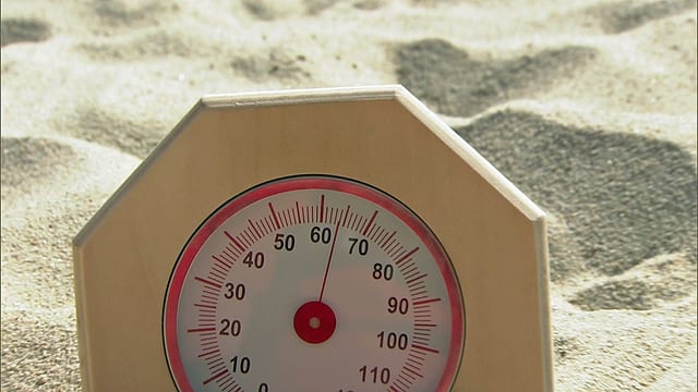 Während des Sechzehntelfinals von Hüberli/Betschart hatte der Sand eine Temperatur von 64 Grad. Während des Sechzehntelfinals von Hüberli/Betschart hatte der Sand eine Temperatur von 64 Grad.