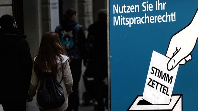 En Svizra vivan 1.6 milliuns persunas che na dastgan betg eleger u votar, perquai ch’ellas n’han betg il pass svizzer. En Svizra vivan 1.6 milliuns persunas che na dastgan betg eleger u votar, perquai ch’ellas n’han betg il pass svizzer.