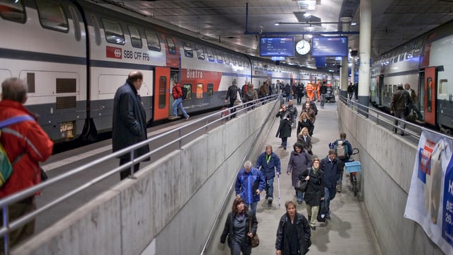 Pendler im Bahnhof Bern Pendler im Bahnhof Bern