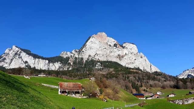 Blick auf die wolkenlosen Mythen. Blick auf die wolkenlosen Mythen.