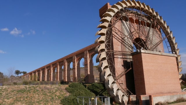 Umlagerungsrad am Viadukt von Aranjuez. Umlagerungsrad am Viadukt von Aranjuez.