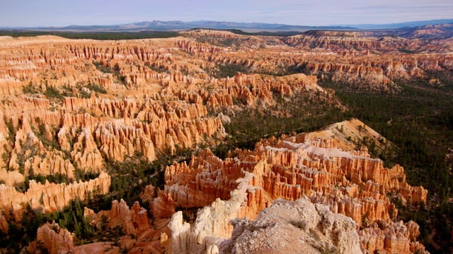 Video «Auf den Spuren der ersten Siedler (1/3) - Im Land der Canyons & Cowboys» abspielen Video «Auf den Spuren der ersten Siedler (1/3) - Im Land der Canyons & Cowboys» abspielen