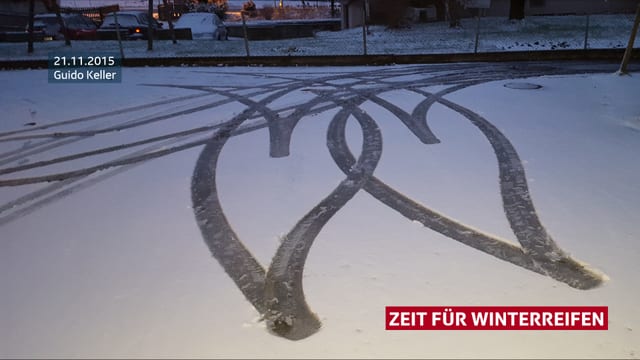 Reifenspuren im Schnee. Reifenspuren im Schnee.
