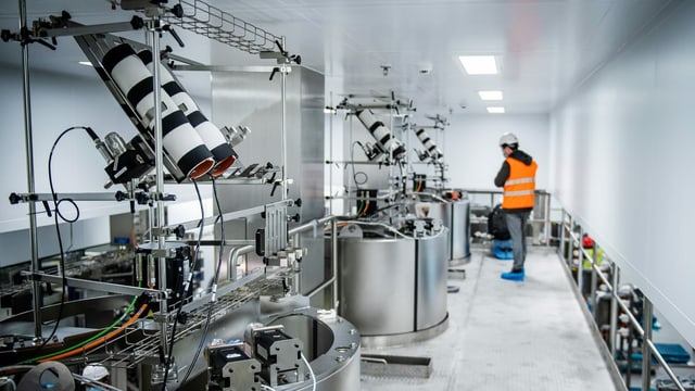Chemisch-industrielles Gerät zur Herstllung des Impfstoffs. Chemisch-industrielles Gerät zur Herstllung des Impfstoffs.