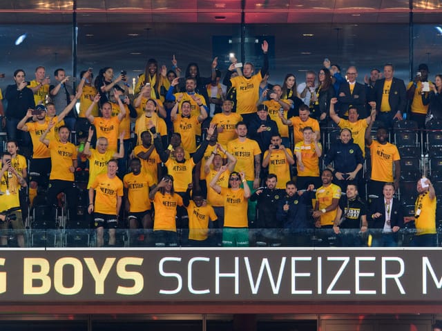 Gruppenbild mit dem neuen Meister Gruppenbild mit dem neuen Meister