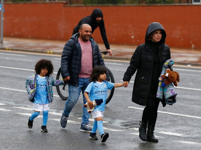 Für diese kleinen Manchester-City-Fans gab es (noch) nichts zu feiern.