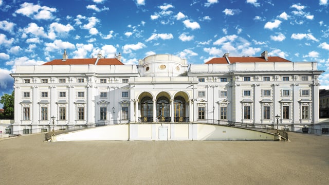 Blick auf ein barockes Schloss in Wien. Blick auf ein barockes Schloss in Wien.