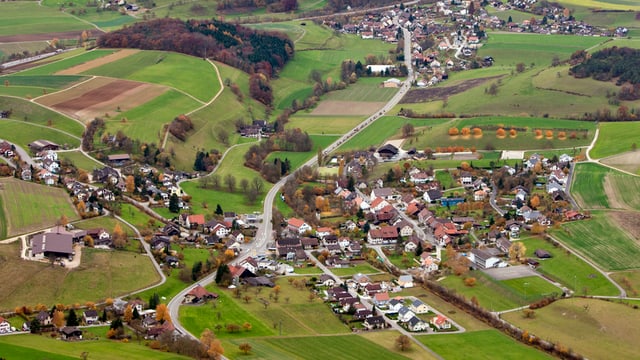 Luftaufnahme der Gemeinde Effingen Luftaufnahme der Gemeinde Effingen