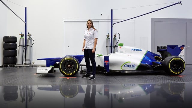 Simona De Silvestro und ihre Rennmaschine. Simona De Silvestro und ihre Rennmaschine.